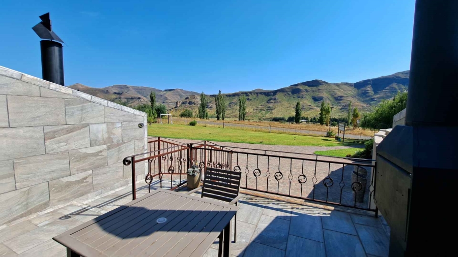 8 Bedroom Property for Sale in Clarens Free State